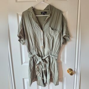 Lulus Linen Romper‎ M Sage Green Belted